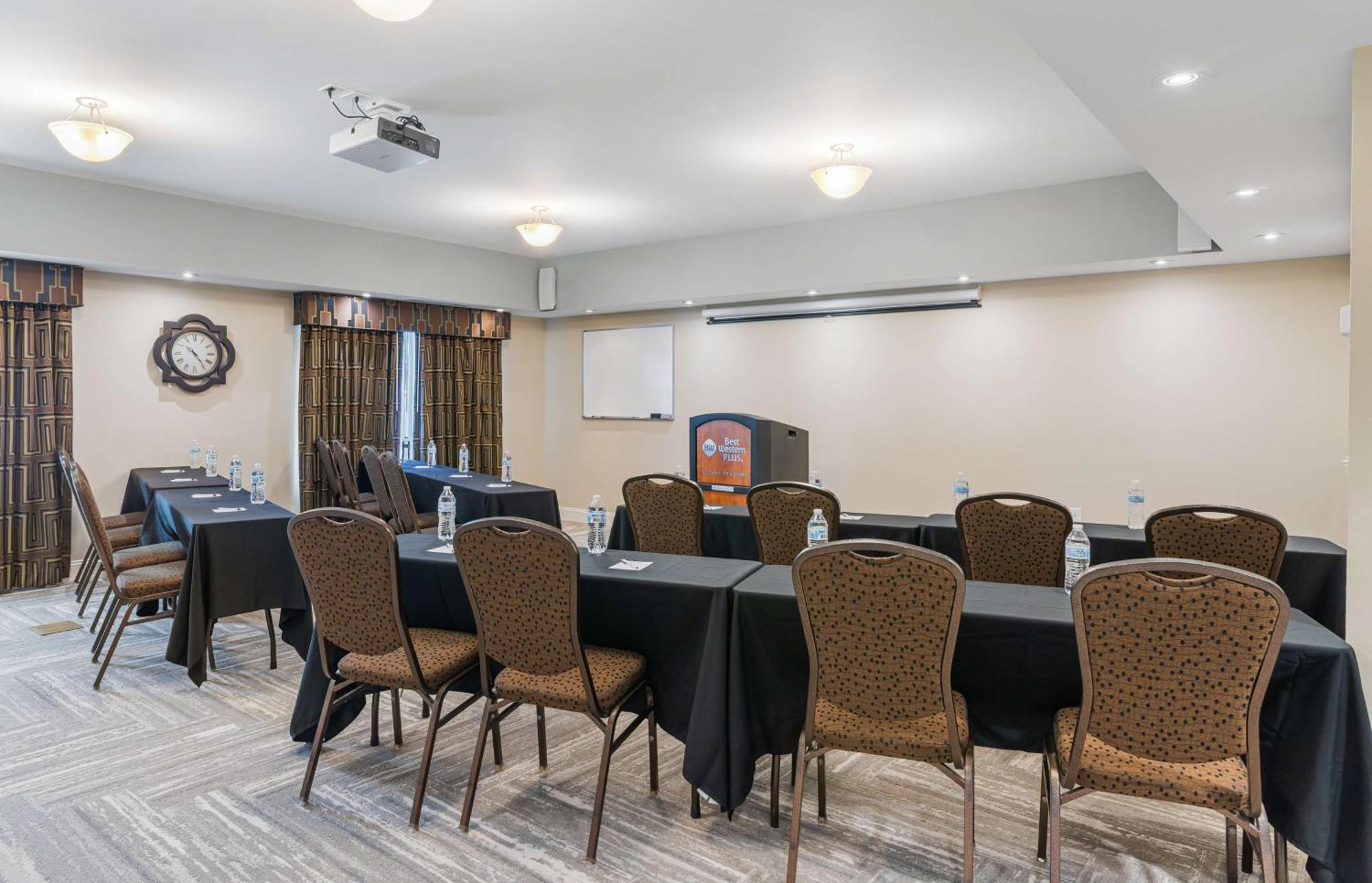 Best Western Plus Westgate Inn And Suites Leland Exterior foto